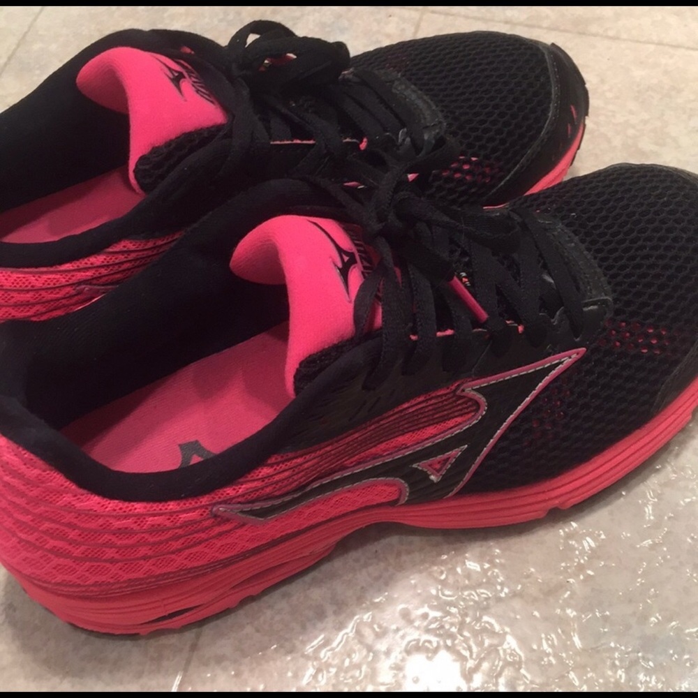 Mizuno Wave Sayonara